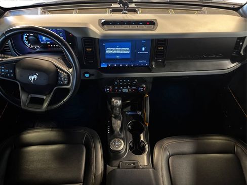 Certified 2023 Ford Bronco Badlands w/ Sasquatch Package AWD/4WD image 24