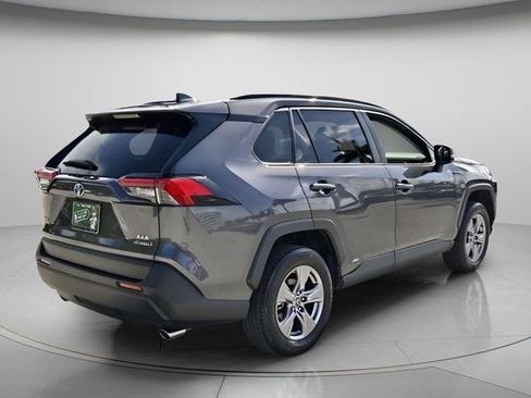 Used 2024 Toyota RAV4 XLE AWD/4WD image 7