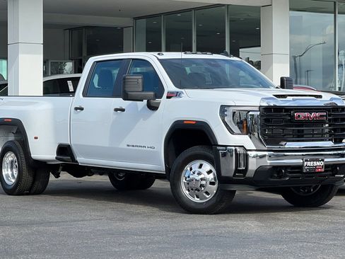 New 2026 GMC Sierra 3500 Pro image 2