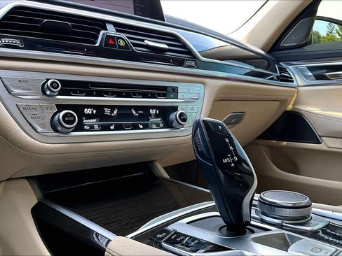 Used 2020 BMW 740i w/ Cold Weather Package RWD image 36