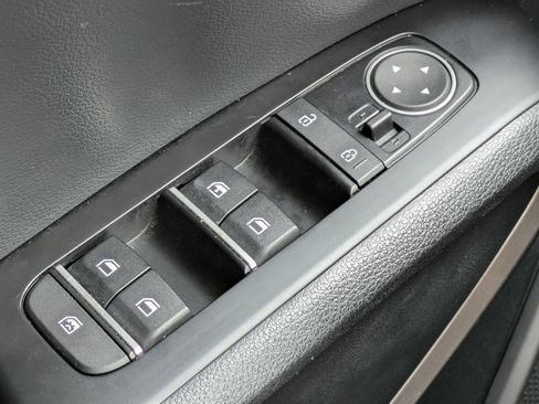 Certified 2023 Kia Soul LX w/ LX Technology Package FWD image 16