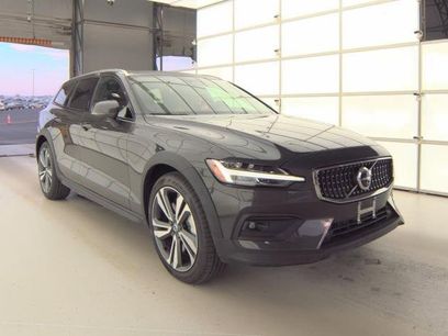 Used 2025 Volvo V60 B5 Cross Country Plus