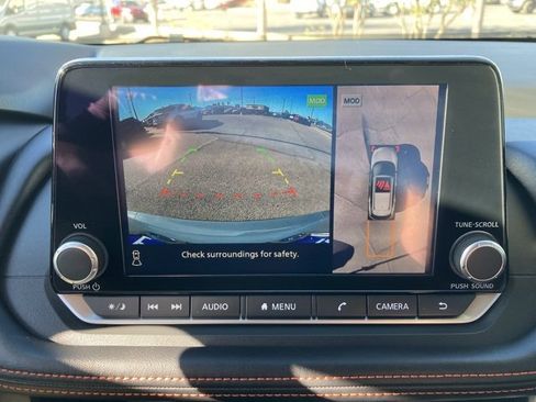 Used 2025 Nissan Rogue SV image 24