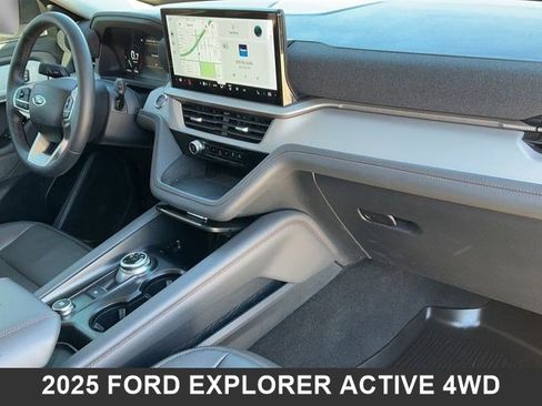 Used 2025 Ford Explorer Active w/ Active Comfort Package image 20