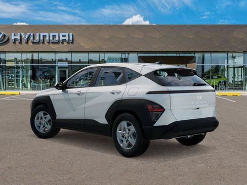 New 2027 Hyundai Kona SE FWD image 5