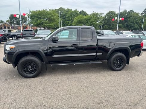Used 2019 Toyota Tacoma SR w/ SX Package AWD/4WD image 4