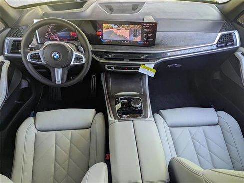 Used 2026 BMW X5 xDrive40i w/ M Sport Package AWD/4WD image 16