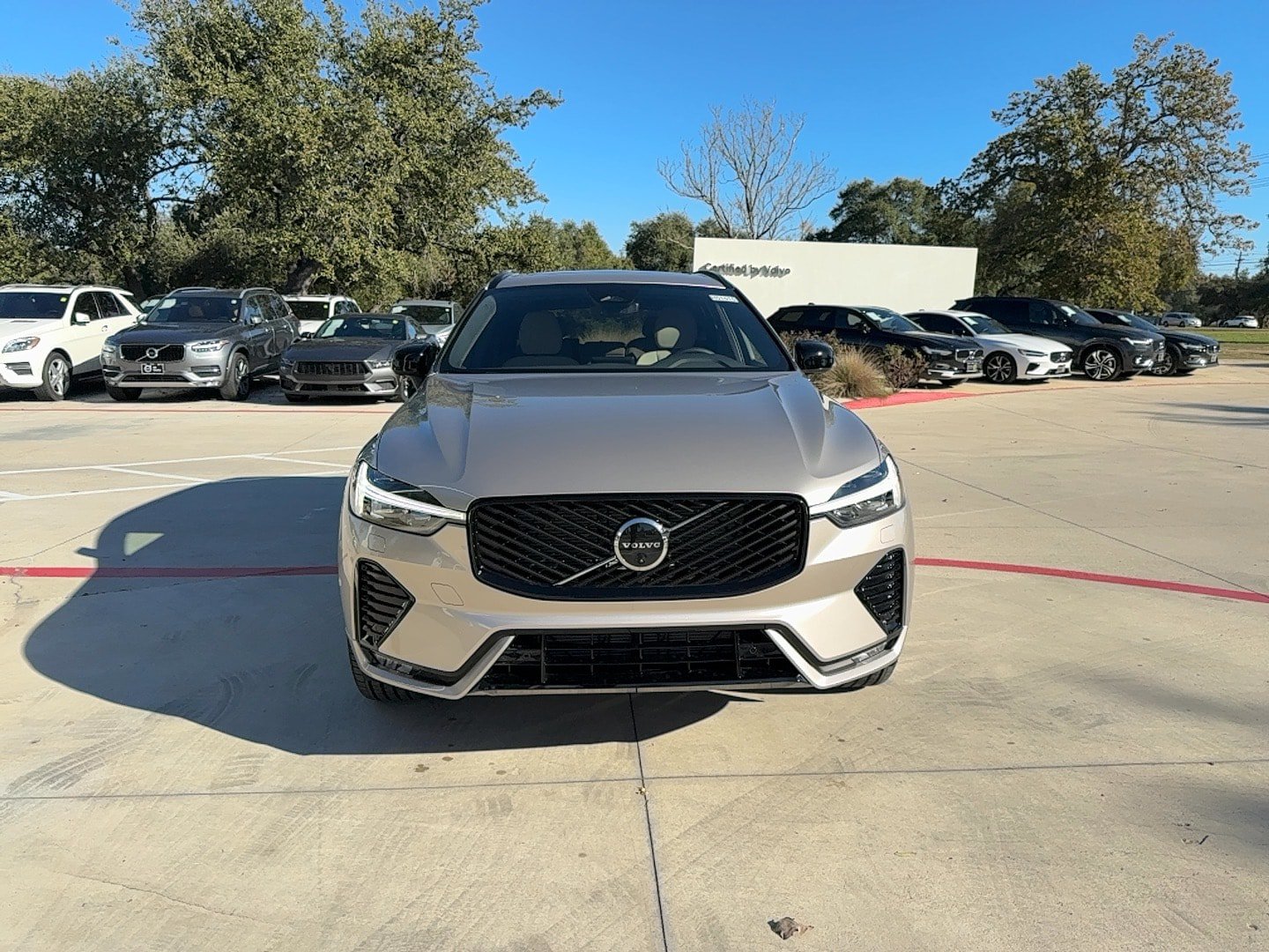 New 2026 Volvo XC60 B5 Plus w/ Protection Package Premier AWD/4WD image 6