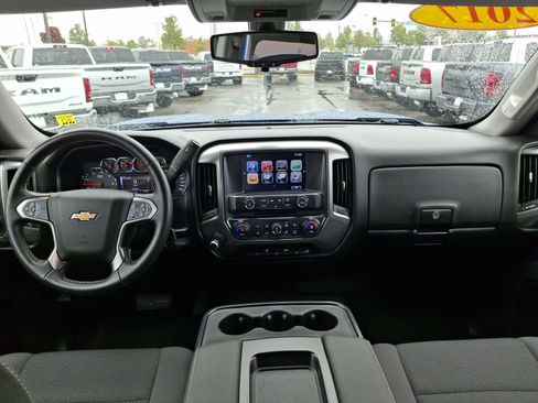 Used 2017 Chevrolet Silverado 1500 LT w/ LT Eassist Package AWD/4WD image 9