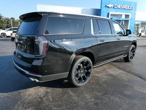 New 2026 Chevrolet Suburban High Country AWD/4WD image 5