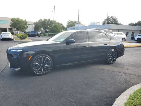 Used 2024 BMW 760i xDrive w/ Executive Package AWD/4WD image 2
