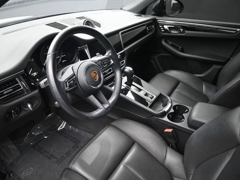 Used 2022 Porsche Macan AWD/4WD image 20