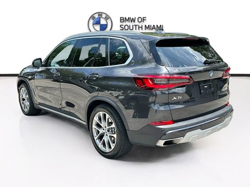 Certified 2023 BMW X5 xDrive40i w/ Parking Assistance Package AWD/4WD image 5
