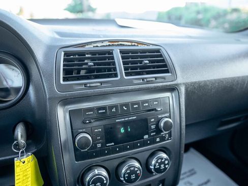 Used 2013 Dodge Challenger SXT RWD image 13