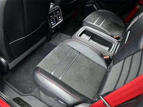 Used 2023 Porsche Cayenne GTS w/ Assistance Package image 15