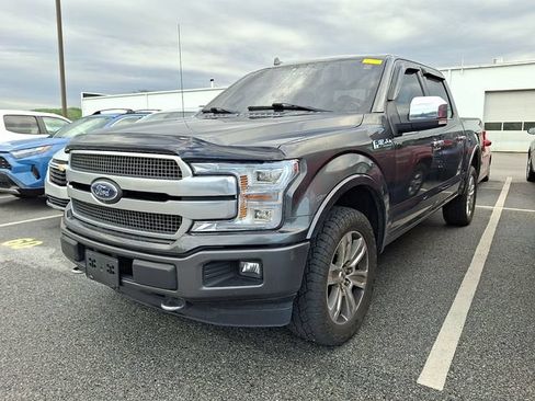 Used 2018 Ford F150 Platinum w/ Equipment Group 701A Luxury AWD/4WD image 3
