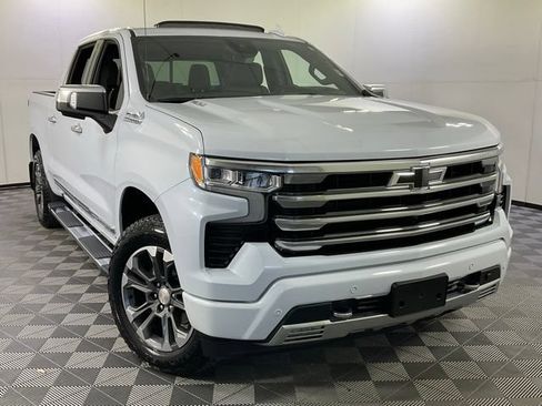 Used 2026 Chevrolet Silverado 1500 High Country w/ Technology Package AWD/4WD image 38