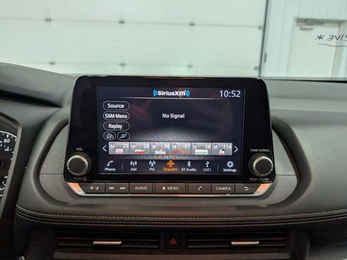 Used 2025 Nissan Rogue SV image 20