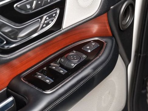 Used 2021 Lincoln Navigator Reserve w/ Luxury Package image 52