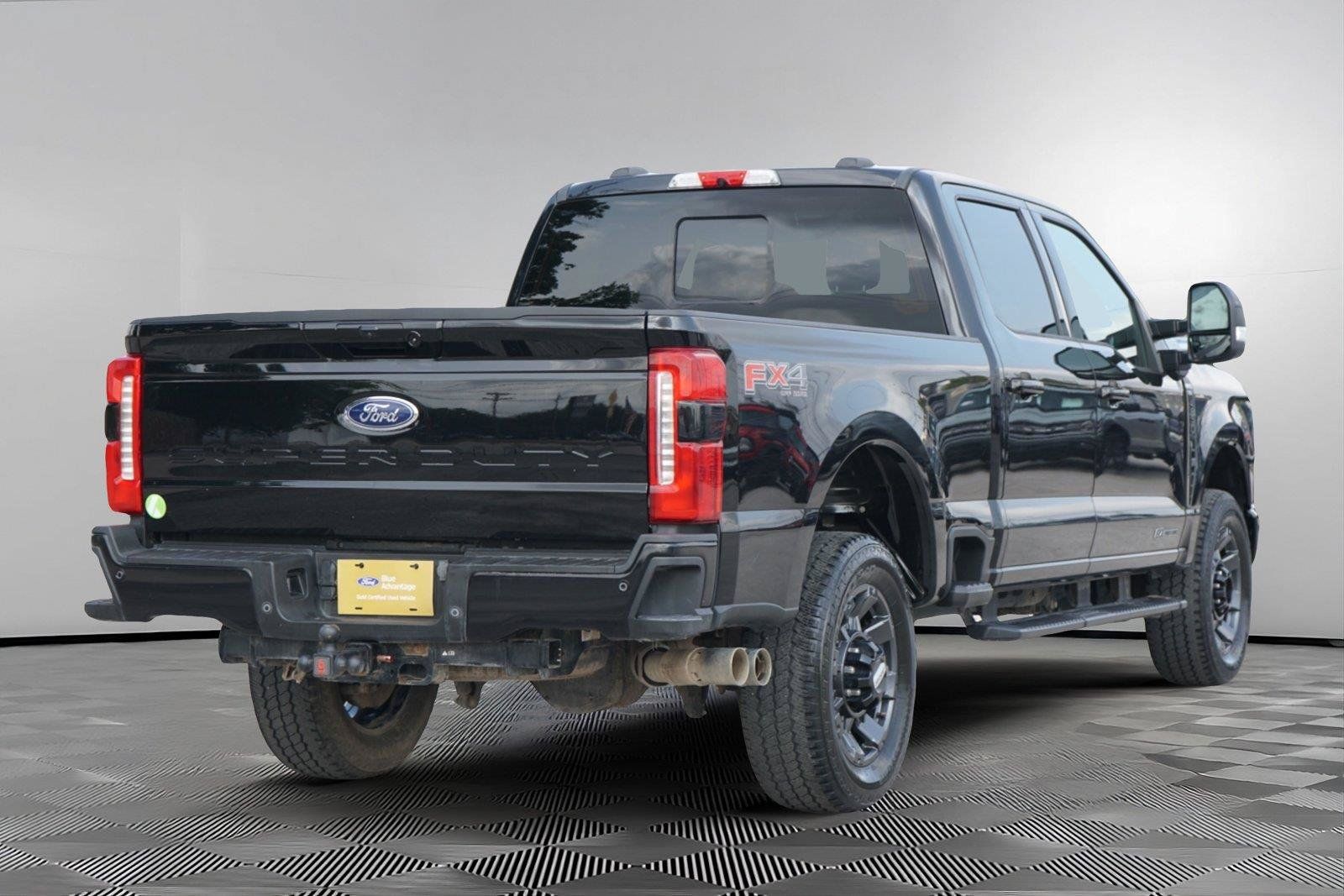 Used 2023 Ford F250 Lariat w/ Sport Appearance Package AWD/4WD image 5