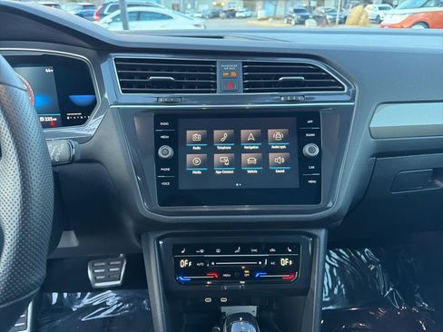 Certified 2022 Volkswagen Tiguan SE R-Line image 18