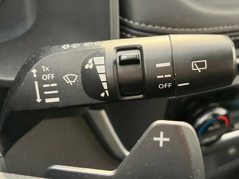 Used 2025 Nissan Rogue SV AWD/4WD image 27