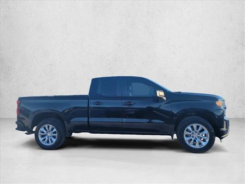 Used 2021 Chevrolet Silverado 1500 Custom image 3
