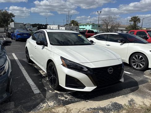 Certified 2023 Nissan Altima 2.5 SR w/ SR Premium Package image 1