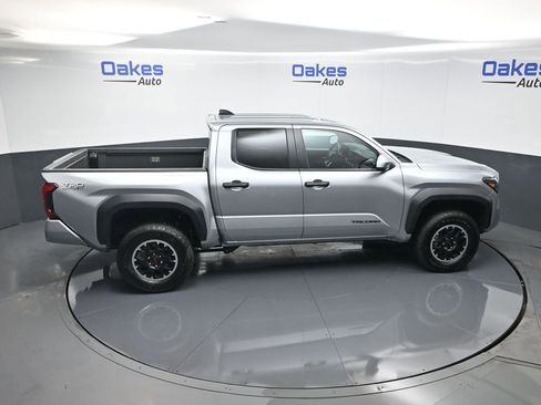 Used 2025 Toyota Tacoma TRD Off-Road AWD/4WD image 53