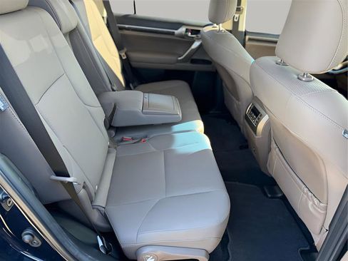 Used 2020 Lexus GX 460 Premium image 26