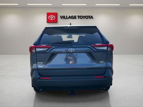 Used 2024 Toyota RAV4 XLE Premium image 4