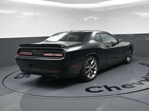 Used 2022 Dodge Challenger GT RWD image 17