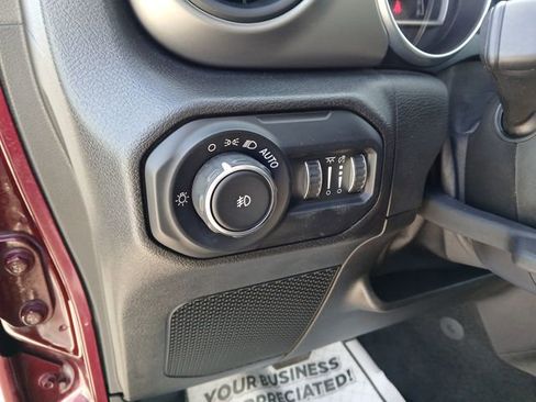 Used 2021 Jeep Wrangler Sport AWD/4WD image 21