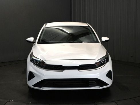Used 2023 Kia Forte LXS w/ LXS Technology Package FWD image 2