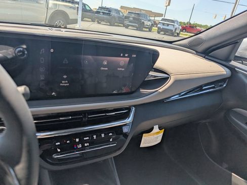New 2026 Buick Envista Avenir FWD image 19