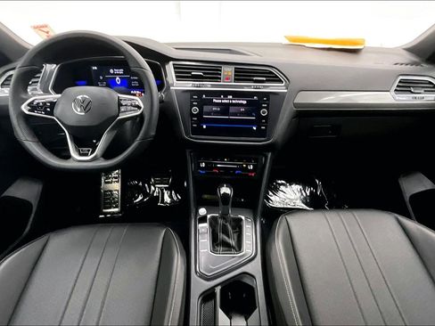 Used 2022 Volkswagen Tiguan SE R-Line FWD image 14