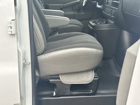 Used 2024 GMC Savana 2500 w/ Driver Convenience Package image 13