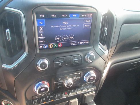 Certified 2022 GMC Sierra 2500 AT4 w/ AT4 Preferred Package image 28