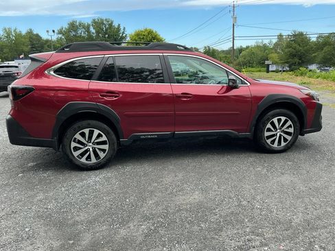 Used 2024 Subaru Outback Premium AWD/4WD image 6