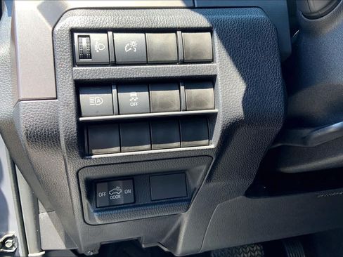 Used 2025 Toyota Tacoma SR5 AWD/4WD image 34
