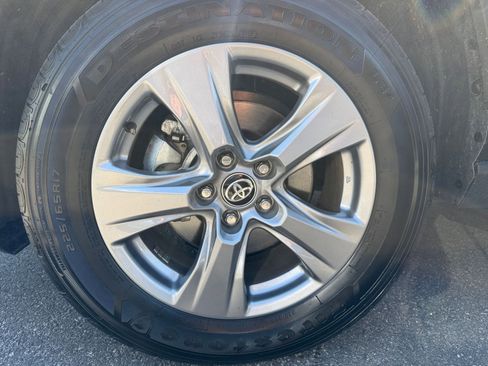 Used 2025 Toyota RAV4 LE image 27