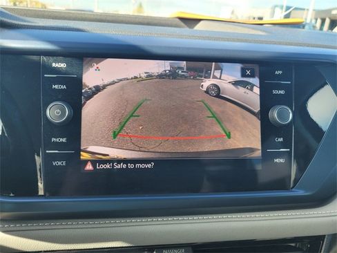 Used 2024 Volkswagen Taos SE image 21