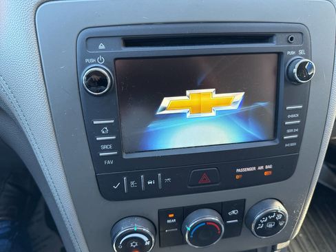 Used 2013 Chevrolet Traverse LS image 33