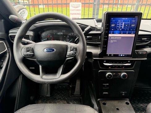 Used 2022 Ford Explorer 4WD Police Interceptor image 2