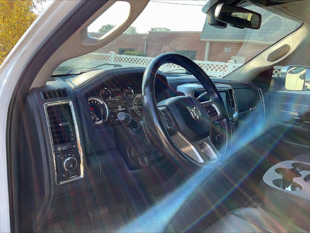 Used 2017 RAM 2500 Laramie AWD/4WD image 4