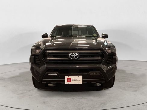 Certified 2025 Toyota Tacoma TRD Off-Road image 8