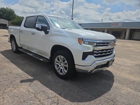 Used 2023 Chevrolet Silverado 1500 LTZ w/ LTZ Convenience Package II AWD/4WD image 11