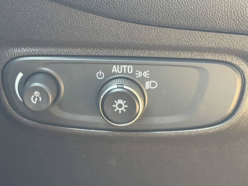 Used 2020 Chevrolet Equinox LS w/ LS Convenience Package AWD/4WD image 14