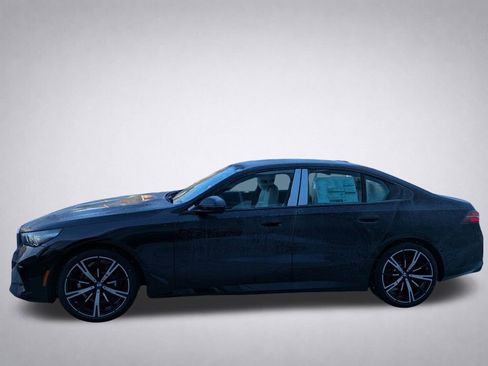 New 2026 BMW 530i xDrive w/ M Sport Package image 7