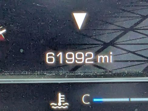 Used 2024 GMC Yukon SLT image 30